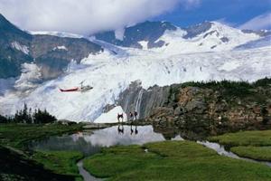 /files/pictures/0012/0340/heli__glacier__hikers_not_quite_so_small.jpg